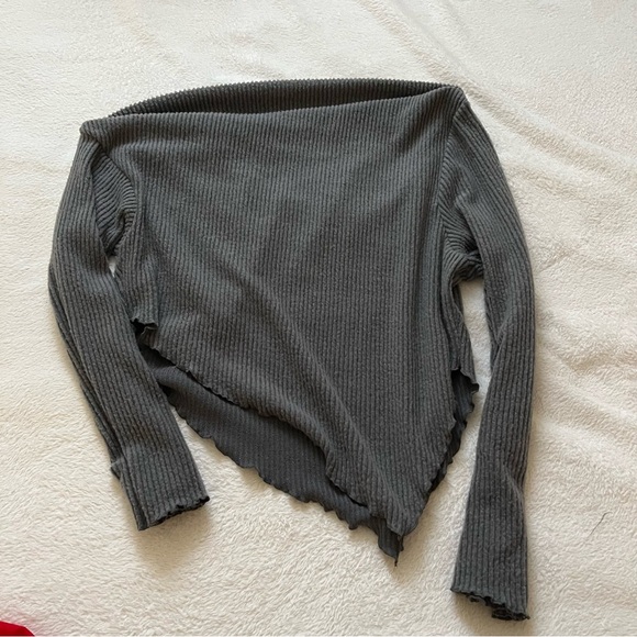 Gray Ribbed Asymmetrical Top - Picture 1 of 2